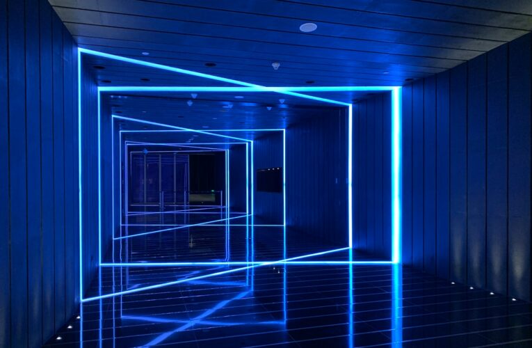 Revolutioner Dit Rum med LED Lys til Akustikpanel