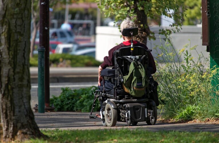 De bedste overvejelser når du hjælper dine bedsteforældre med at købe elscooter